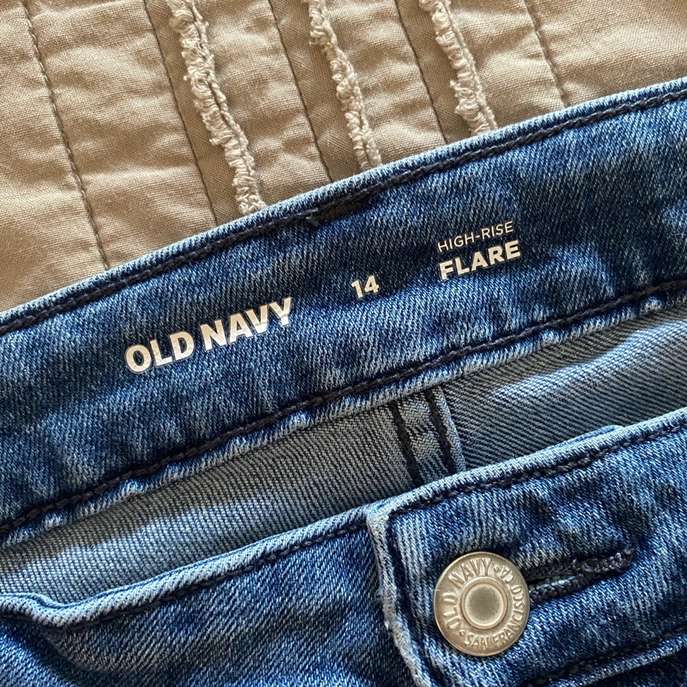 OLD NAVY - high rise flare - Women's Jeans size 14 - Picture 2 of 9
